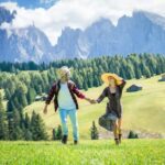 couple-of-tourists-enjoying-a-trip-in-the-nature-768x513